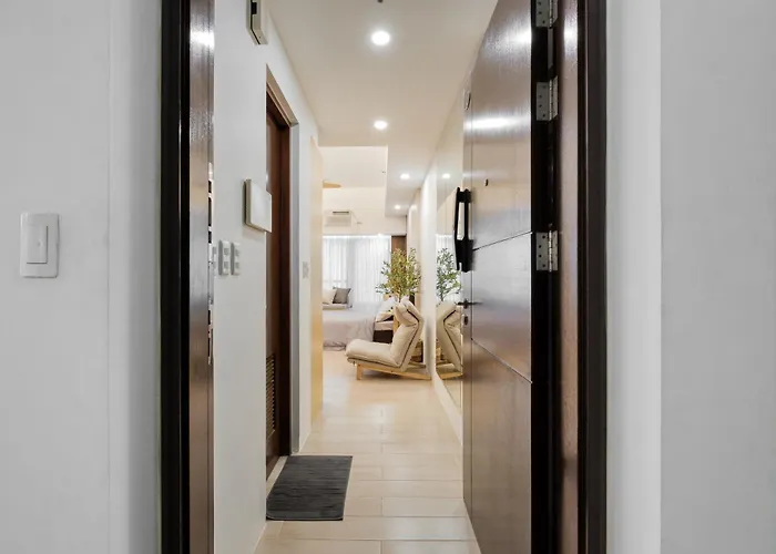 Eastwood Cozy Designer Long Friendly Walk To Mall Apartment Manila