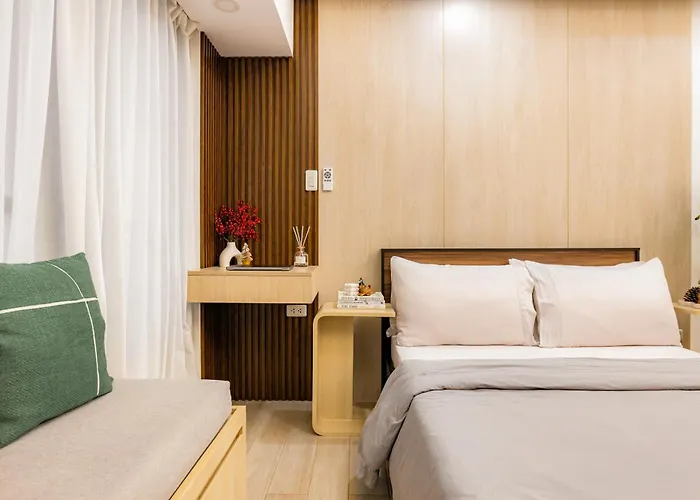 Eastwood Cozy Designer Long Friendly Walk To Mall Apartment