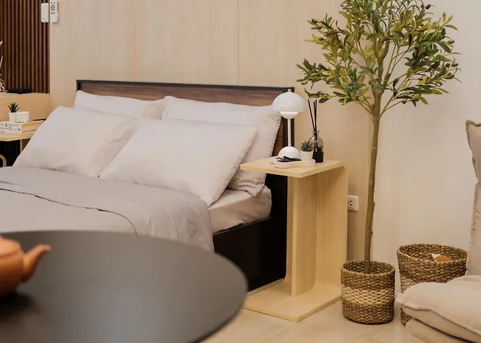 Apartment Eastwood Cozy Designer Long Friendly Walk To Mall