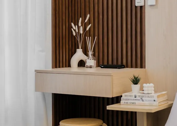 Apartment Eastwood Cozy Designer Long Friendly Walk To Mall