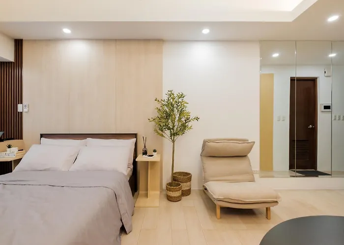 Apartment Eastwood Cozy Designer Long Friendly Walk To Mall